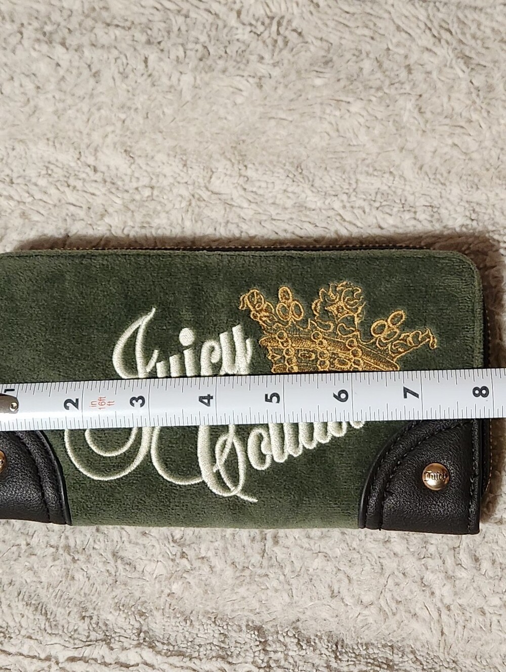 Juicy Couture Key To Juicy Wallet Super Greens Olive Velvet Gold Crown EUC - Picture 4 of 8